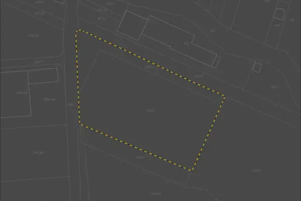 Mapa ewidencyjna z zaznaczoną działką 258/1. Jak znaleźć właściciela działki? Sprawdź numer ewidencyjny i sąsiednie działki.