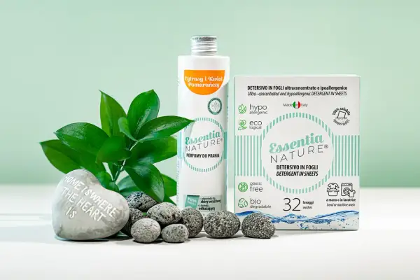 Ekologiczne płatki do prania Essentia Nature, które ułatwiają jak prac ręcznie. Zestaw z perfumami do prania.