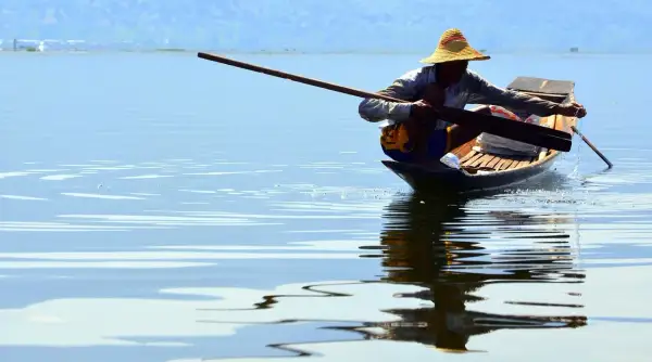 Wędkarski wyjazd z noclegiem w Polsce: Twój przewodnik po rajskich łowiskach