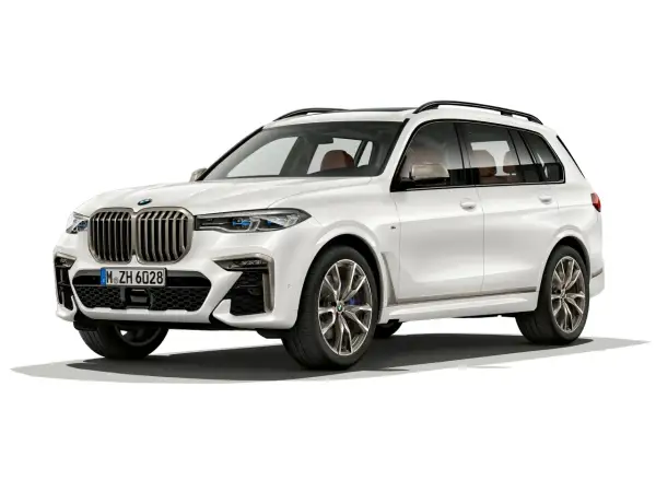 Białe BMW X8 z brązową tapicerką, eleganckie i luksusowe. Sprawdź aktualną bmw x8 cena.
