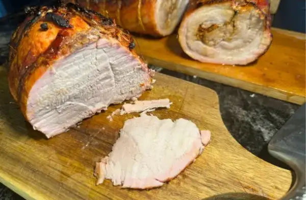 Najlepsza marynata do szynki na grilla, która zachwyci smakiem