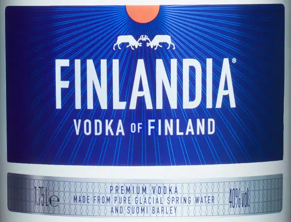 Finlandia 1l cena: wódka z Finlandii, 40% vol, z czystej wody lodowcowej i fińskiego jęczmienia.