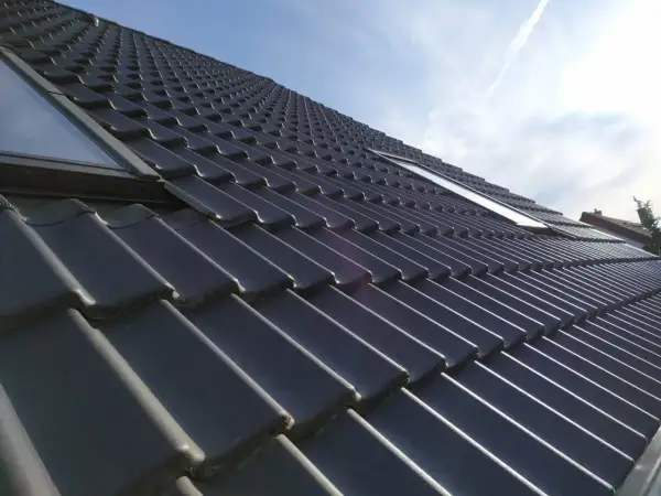 Jak skutecznie zaimpregnować dachówkę ceramiczną - poradnik