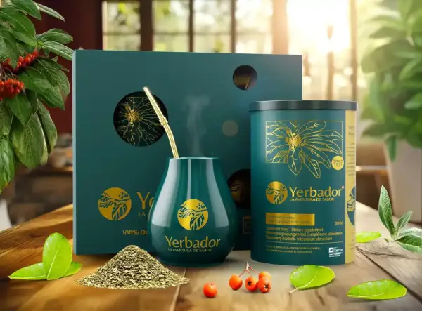 Zestaw Yerba Mate: tykwa, bombilla, puszka z yerbą. Zastanawiasz się, ile gram yerby sypać? Zwykle 25-50g na porcję.