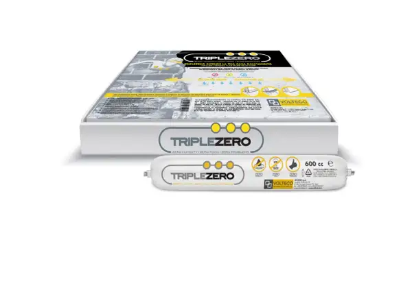 Una confezione e un tubetto di malta strutturale Triplezero, ideali per proteggere le case dall'umidità.