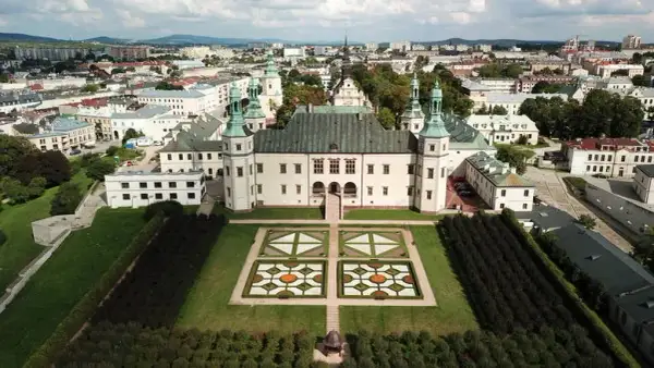 Pałac Biskupów Kielce: praktyczny informator dla zwiedzających 2025