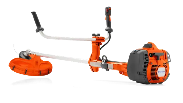 Pomarańczowa kosiarka żyłkowa Husqvarna 545RX. Sprawdź jej husqvarna 545rx dane techniczne, by poznać możliwości.