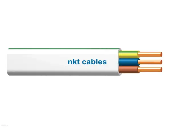 Przekrój kabla NKT Cables z żyłami w kolorach żółto-zielonym, niebieskim i brązowym. Idealny, by dowiedzieć się, jaki kabel do gniazdek wybrać.