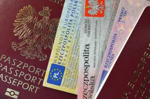 Paszport czy dowód dla dziecka - co wybrać na podróż?