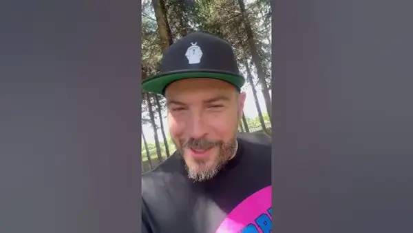 Kto śpiewa refren w tango porcjarza? O.S.T.R. i jego historia