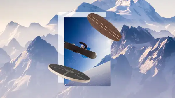 Snowboarder in der Luft, daneben ein Wackelbrett Testsieger und ein Holzbrett vor Bergkulisse.
