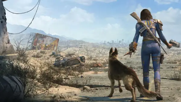 Eine Frau im blauen Schutzanzug und ihr Hund blicken auf eine zerstörte Stadt. Ein Testbild für Fallout 4.