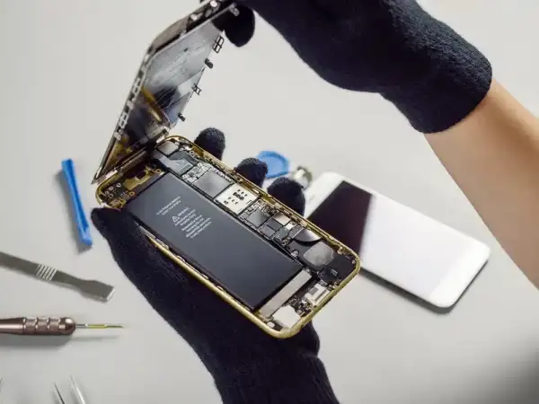 Wymiana baterii iPhone 11: Odzyskaj pełną moc! Koszty i opcje