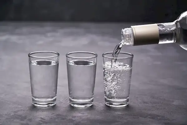 Ile węglowodanów ma wódka? Zaskakujące fakty o jej kaloriach