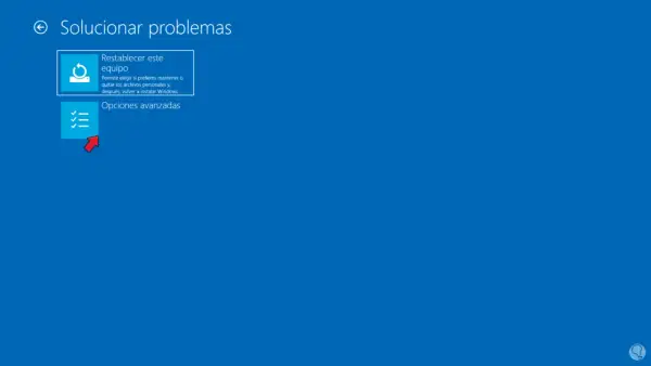 Pantalla de solución de problemas de Windows. Se muestra la opción "Restablecer este equipo" y "Opciones avanzadas". Si no se puede instalar Windows en este disco, se debe acceder a estas opciones.