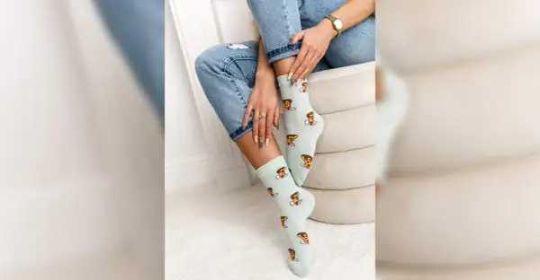 Jak nosić długie skarpetki? Stylowe porady i inspiracje