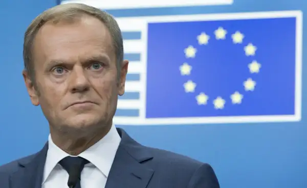 Recenzja "Niebezpiecznych Związków Donalda Tuska": Fakty czy fikcja?