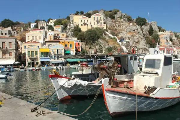 Rodos co warto kupić – najcenniejsze lokalne skarby i pamiątki
