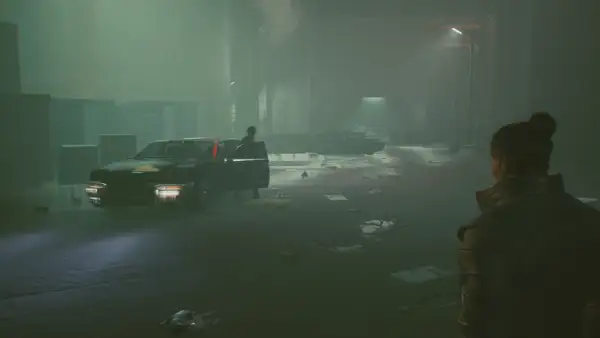 Stary znajomy cyberpunk. Mroczna uliczka, dymiący samochód, postać w skórzanej kurtce obserwuje scenę.