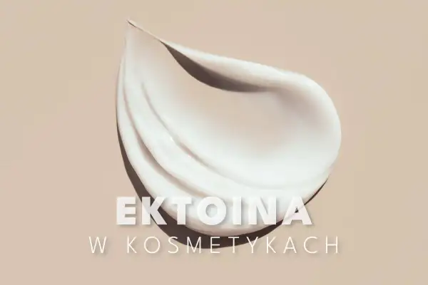 Gładka, biała emulsja na beżowym tle. Tekst: "EKTOINA W KOSMETYKACH". Ektoina to składnik nawilżający i ochronny.