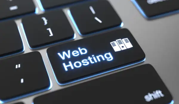 Klawisz "Web Hosting" z ikoną serwerów, podświetlony na niebiesko. Idealny do rozpoczęcia przygody z hostingiem współdzielonym.