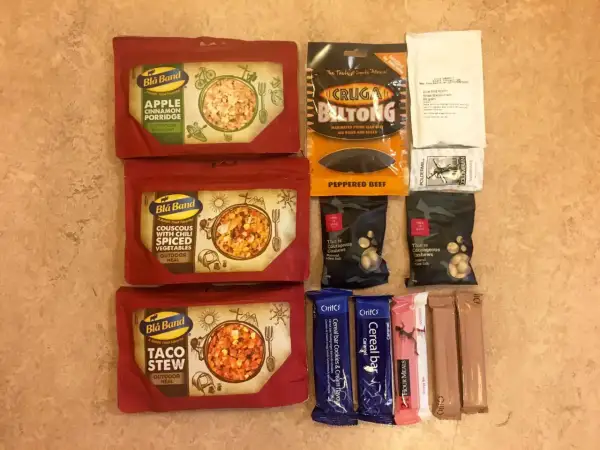 Mat på vandring: Blå Band-måltider, biltong, nötter och energibars för äventyret.