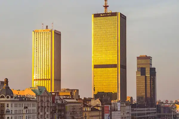 Hotel Marriott Warszawa: Otwarcie 2.10.1989 i symbol zmian