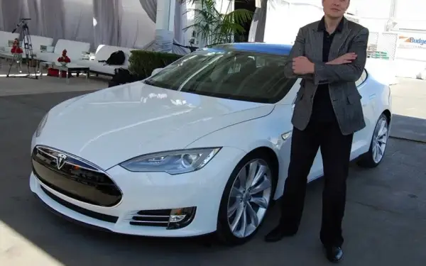 Tesla: co to jest? Przewodnik po elektrycznej rewolucji Elona Muska
