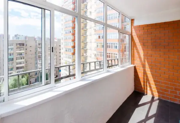Jak zabudować balkon w bloku? Formalności, koszty i porady