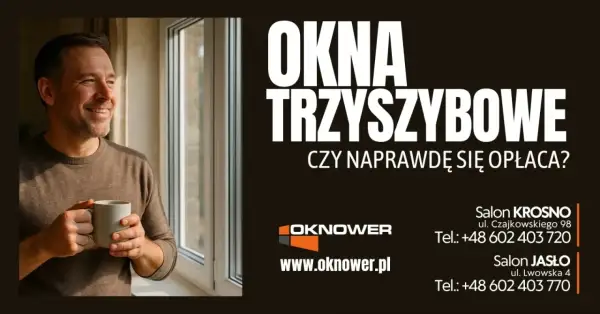 Uśmiechnięty mężczyzna z kubkiem kawy przy oknie. Reklama okna trzyszybowe.