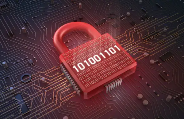 Czerwona kłódka z kodem binarnym na tle obwodów drukowanych symbolizuje silny firewall chroniący dane.