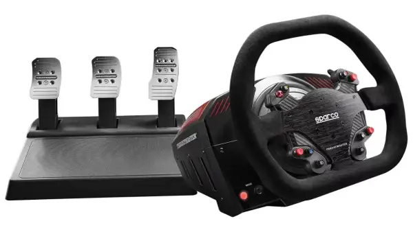 Kierownica wyścigowa Thrustmaster z pedałami, gotowa do gry na Xboxie.