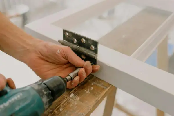 Ile kosztuje składanie mebli IKEA? Sprawdź ceny i ukryte koszty