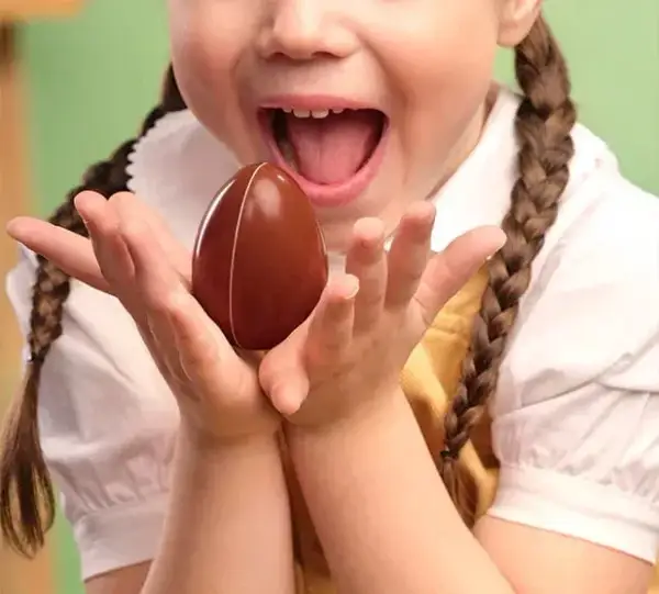 Jak powstaje kinder niespodzianka? Sekrety produkcji i składników