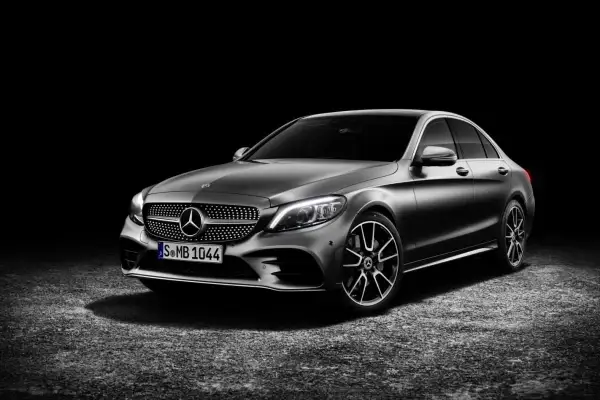 Mercedes C Klasa W205: najważniejsze dane, problemy i wymiary modelu