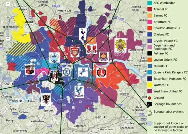 Mapa Londynu z zaznaczonymi strefami kibicowania. W centrum widoczni piłkarze Arsenalu, otoczeni przez inne kluby.