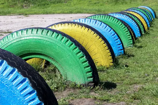 Co ze starymi oponami? Legalne sposoby utylizacji i recyklingu