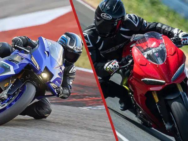 Dos pilotos en sus superbikes, una azul y otra roja, toman una curva en circuito. La cilindrada superbike se siente en cada inclinación.