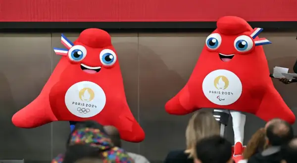 Czapka frygijska: Jak symbol wolności podbił świat i Smerfy?