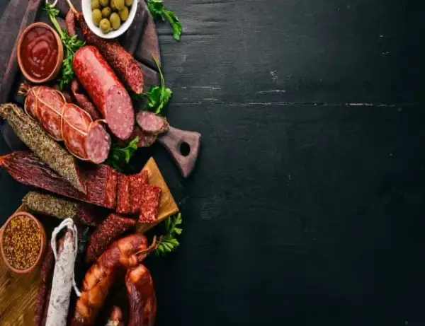 Kiełbasa salami: odkryj wyjątkowy smak i tajniki jej produkcji