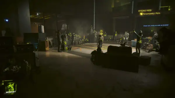Wysokie progi cyberpunk: grupa ludzi w neonowych strojach czeka na rozmowę z Paco.