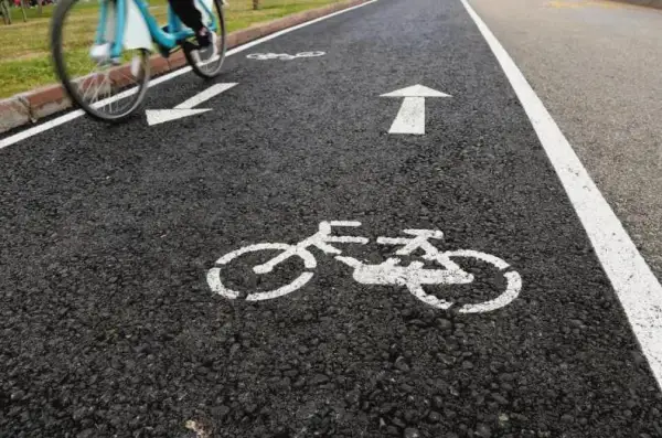 Co oznaczają kolory pod symbolem roweru? Poznaj tajemnice tras rowerowych