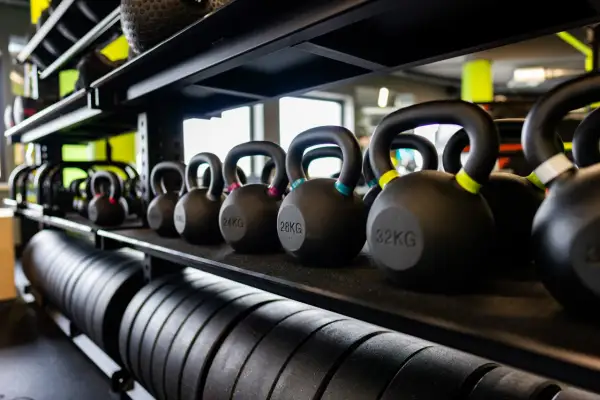 Gdzie znaleźć najlepsze kluby CrossFit w Katowicach i ich godziny otwarcia