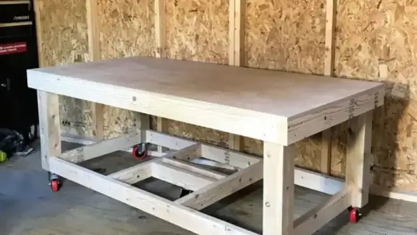 Jak zbudować solidny stół warsztatowy? Poradnik DIY do ciężkich prac!