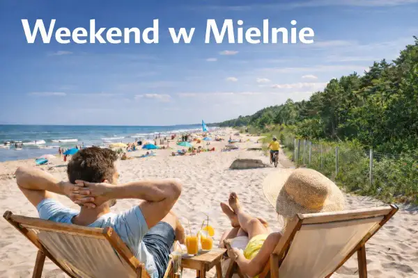 Para relaksu na plaży w Mielnie, idealne na weekendowe atrakcje dla dorosłych. Słońce, morze i drinki czekają!