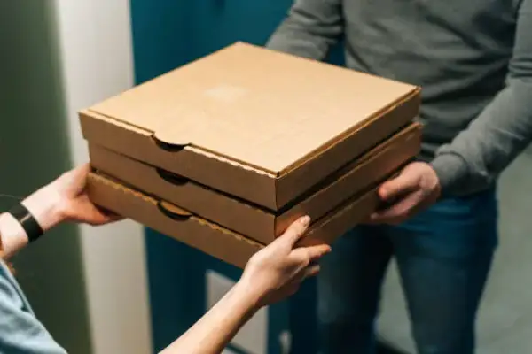 Co ma wspólnego ginekolog i dostawca pizzy? Zaskakujące podobieństwa!