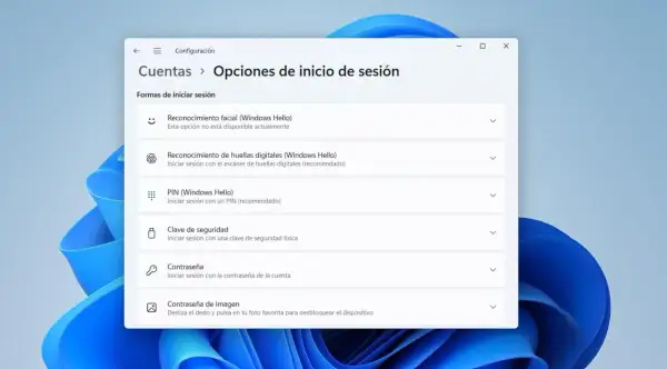 Configuración de Cuentas en Windows 11: Opciones de inicio de sesión, incluyendo PIN y contraseña. Ayuda para quitar contraseña inicio Windows 11.