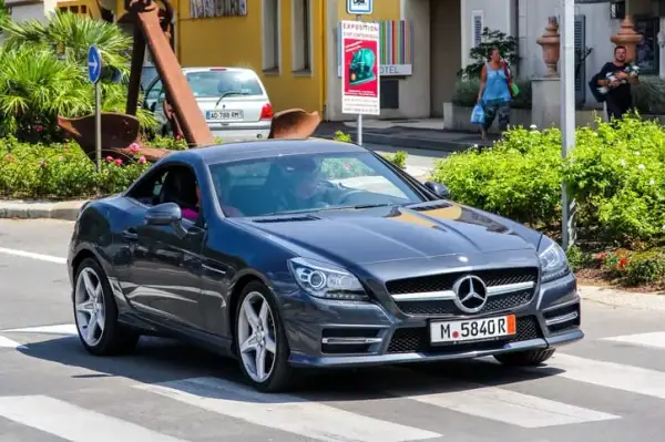 Mercedes-Benz SLK - historia, osiągi i komfort luksusowego roadstera