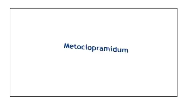 Napis "Metoclopramidum" w kolorze granatowym, lekko pochyły, na białym tle.