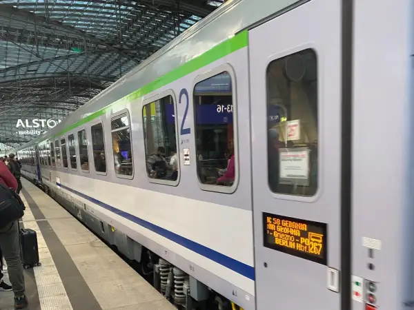 Pociąg IC 58 Gedania z Gniezna do Berlina Hbf. Czekam na podróż do stolicy Niemiec.